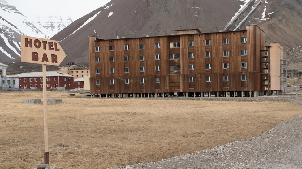 Pyramiden Hotel