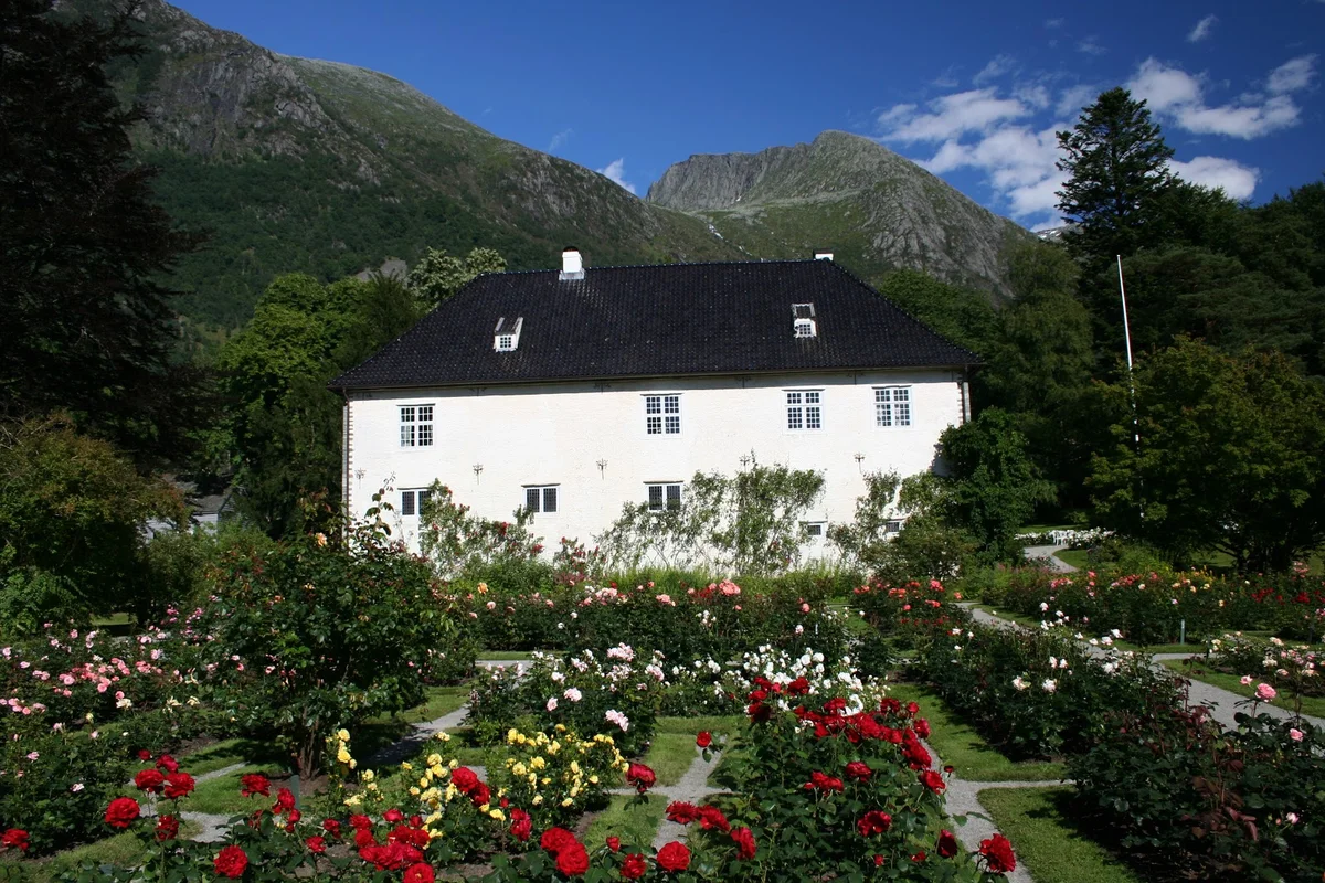 Rosendal Barony Gardens