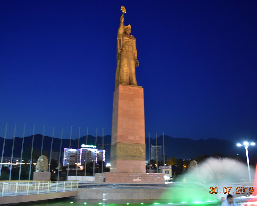 Temurmalik Statue