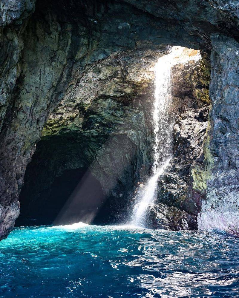 Waiahuakua Sea Cave
