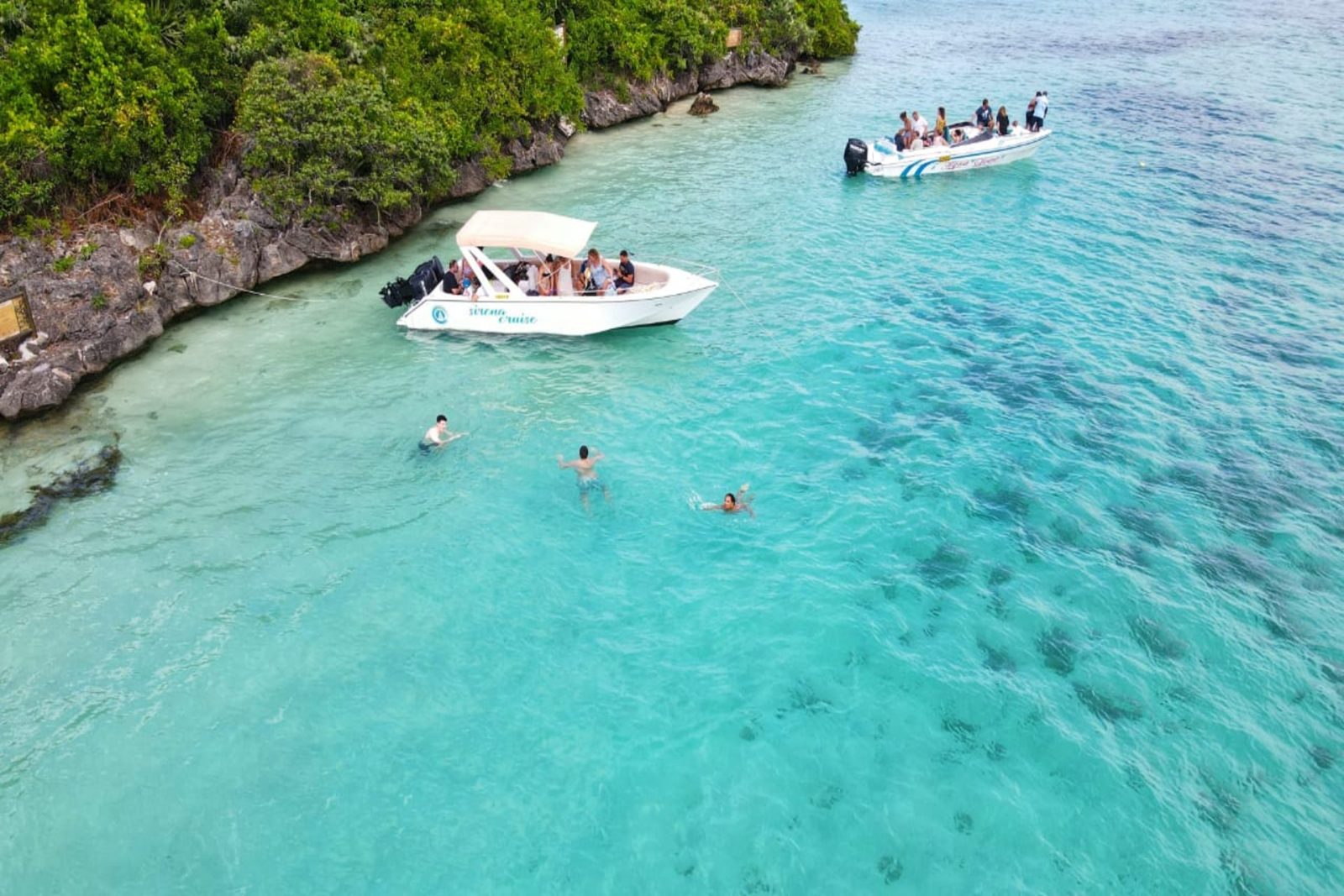 Blue Bay Snorkeling & Cocktails 3 Islands Speedboat Tour