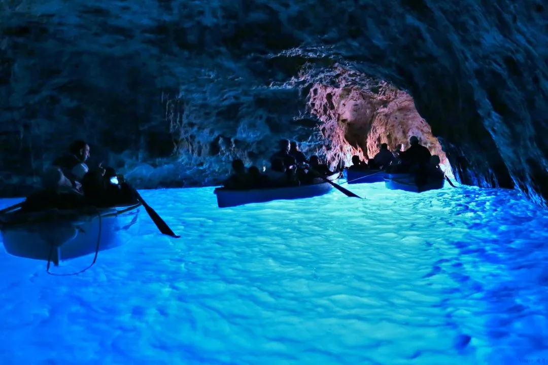 Dubrovnik Blue & Green Caves Private Boat Tour With Drinks