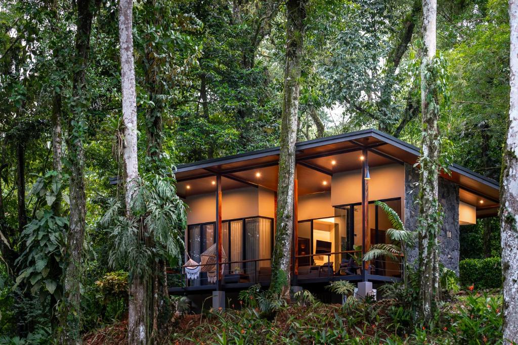 Mid-range lodges