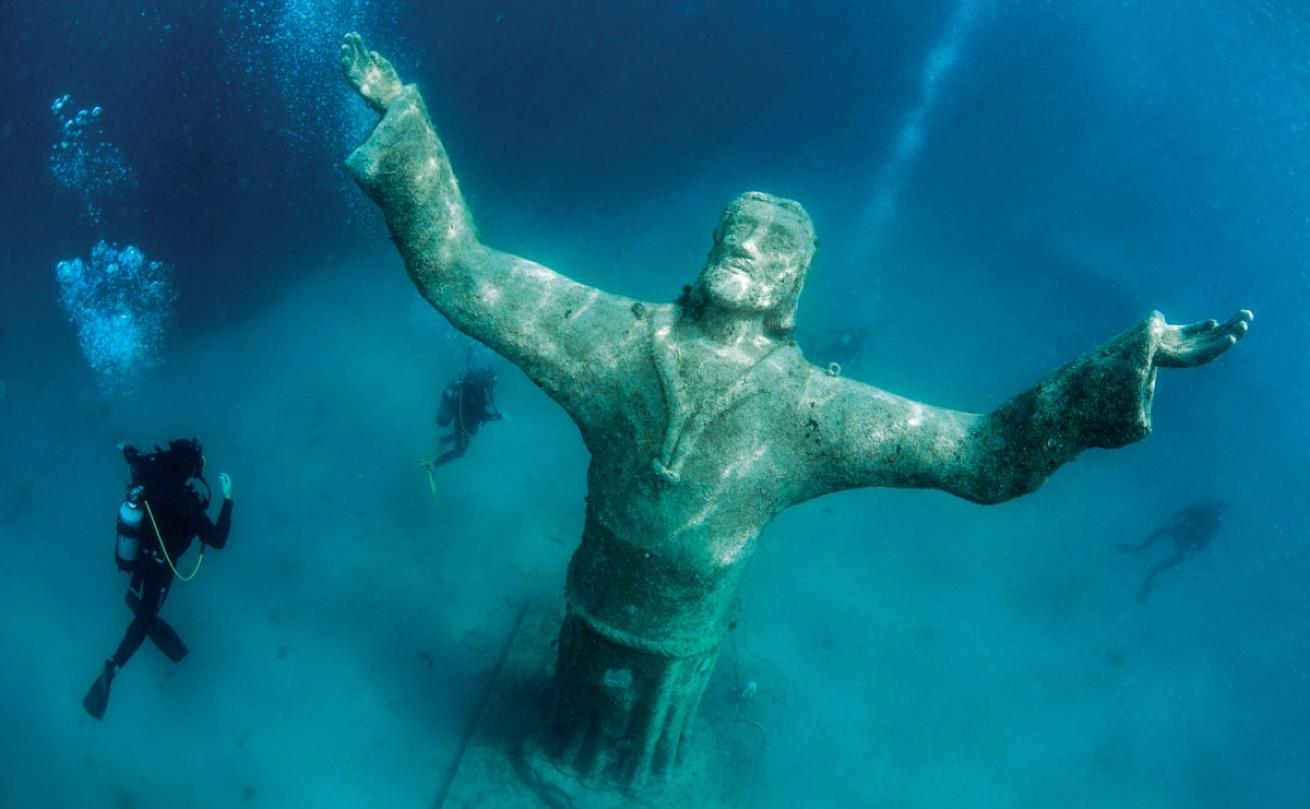 Christ Statue Reef