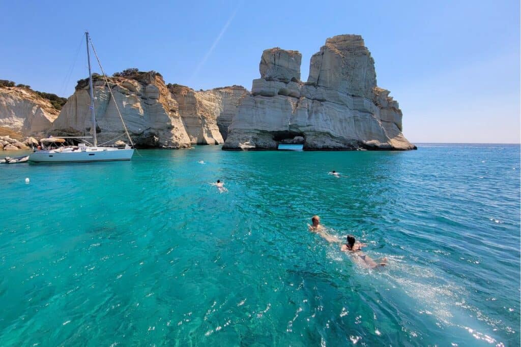 Boat Tour Milos Polyaigos