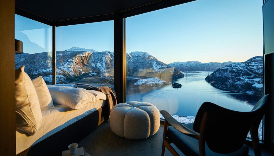 Heated Panoramic Lounge
