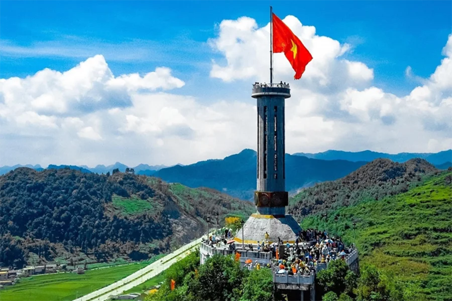Lung Cu Flag Tower