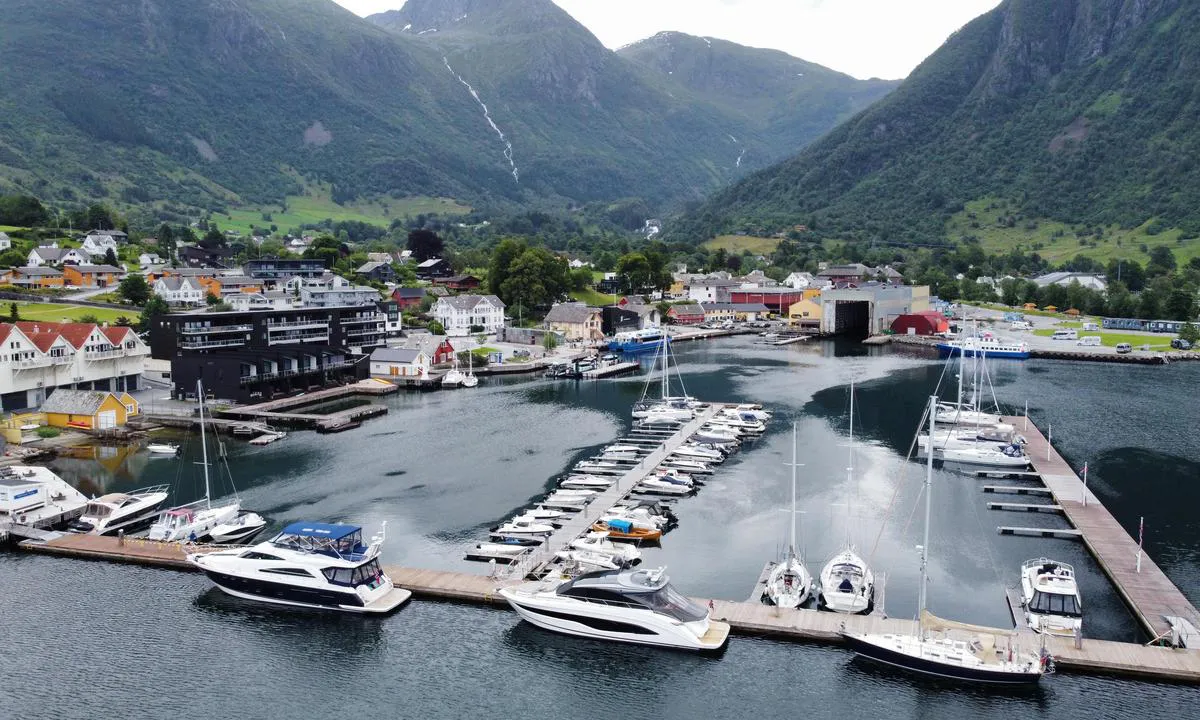 Rosendal Harbor Entrance