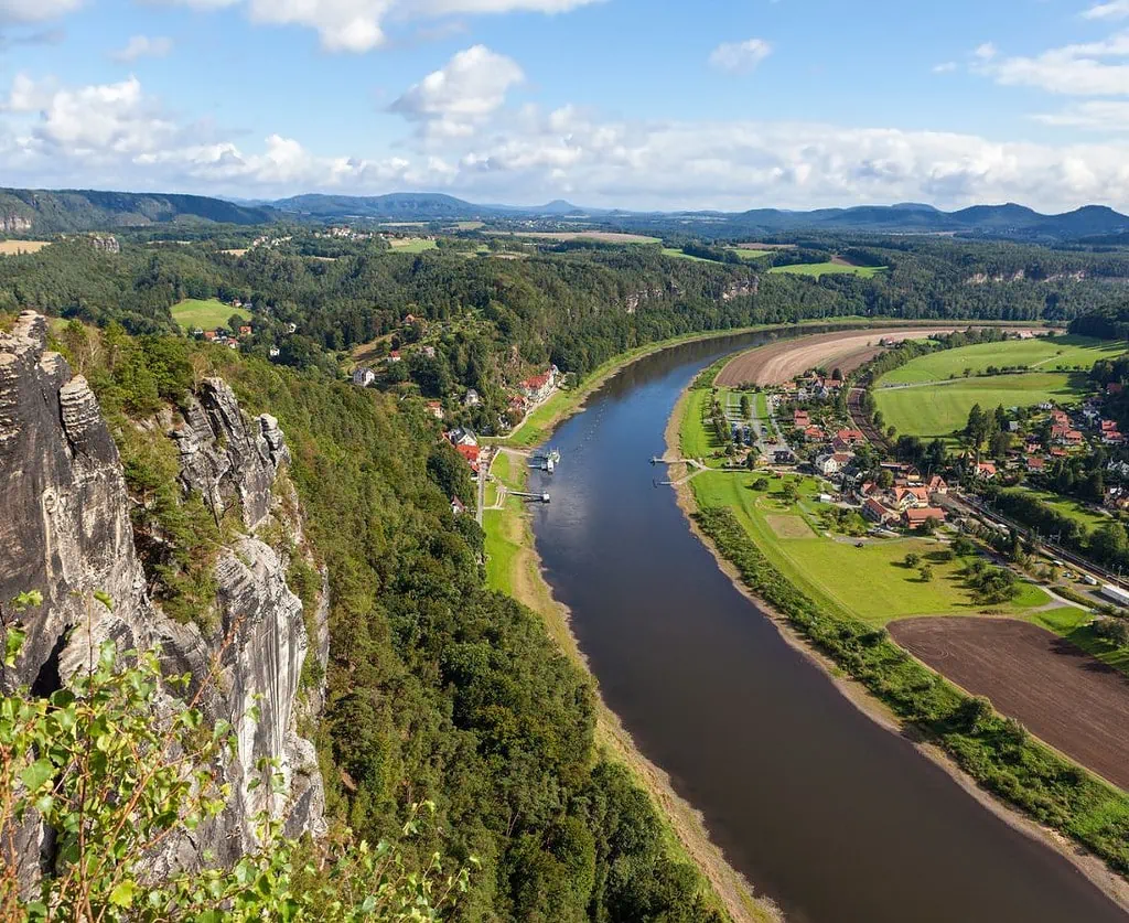 Elbe River Outlooks