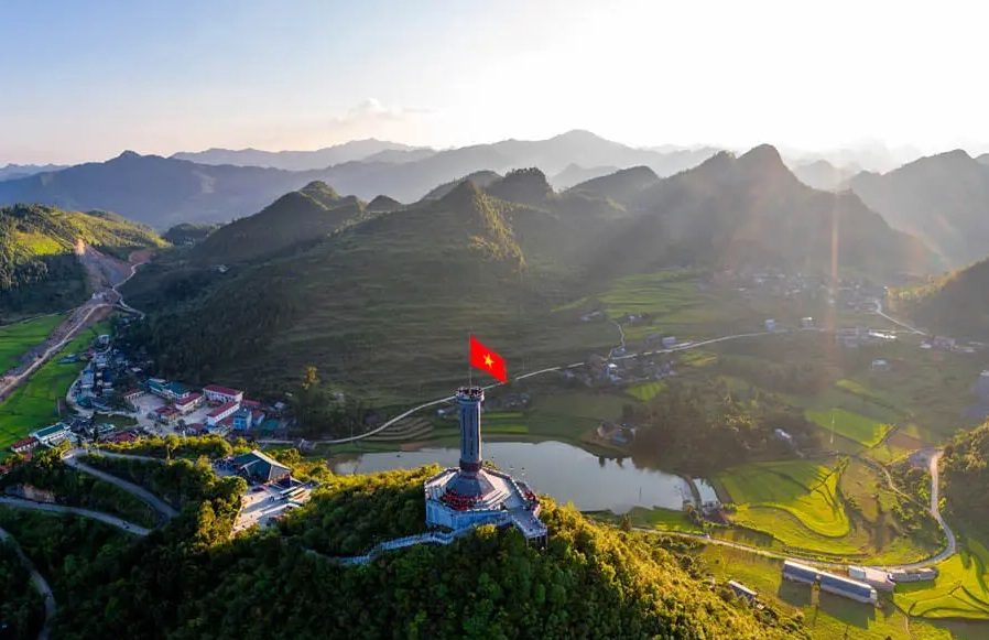 Lung Cu Flag Tower