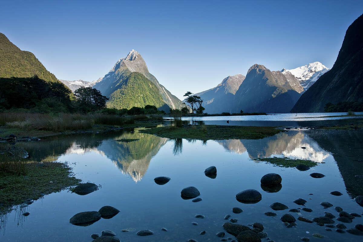Te Wāhipounamu Riverbank