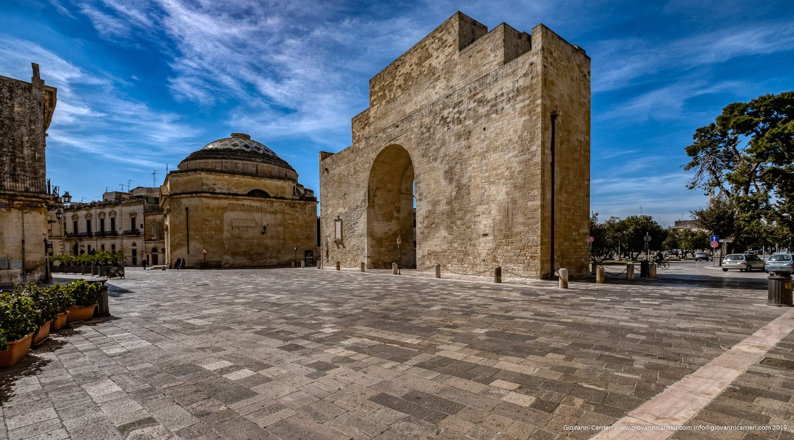 Porta Napoli Archway