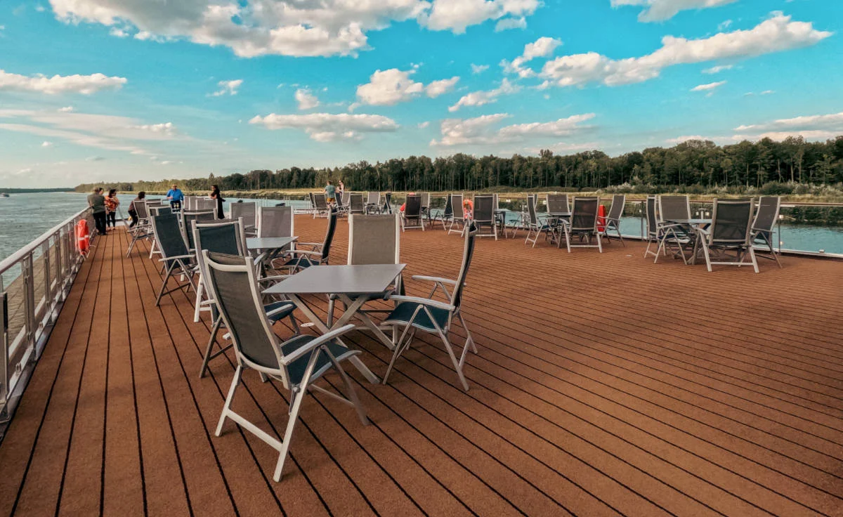 Detroit River Boat Tours