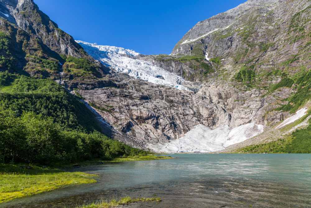 Bøyabreen Roadside Vista