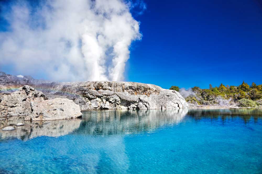 Pōhutu Geyser