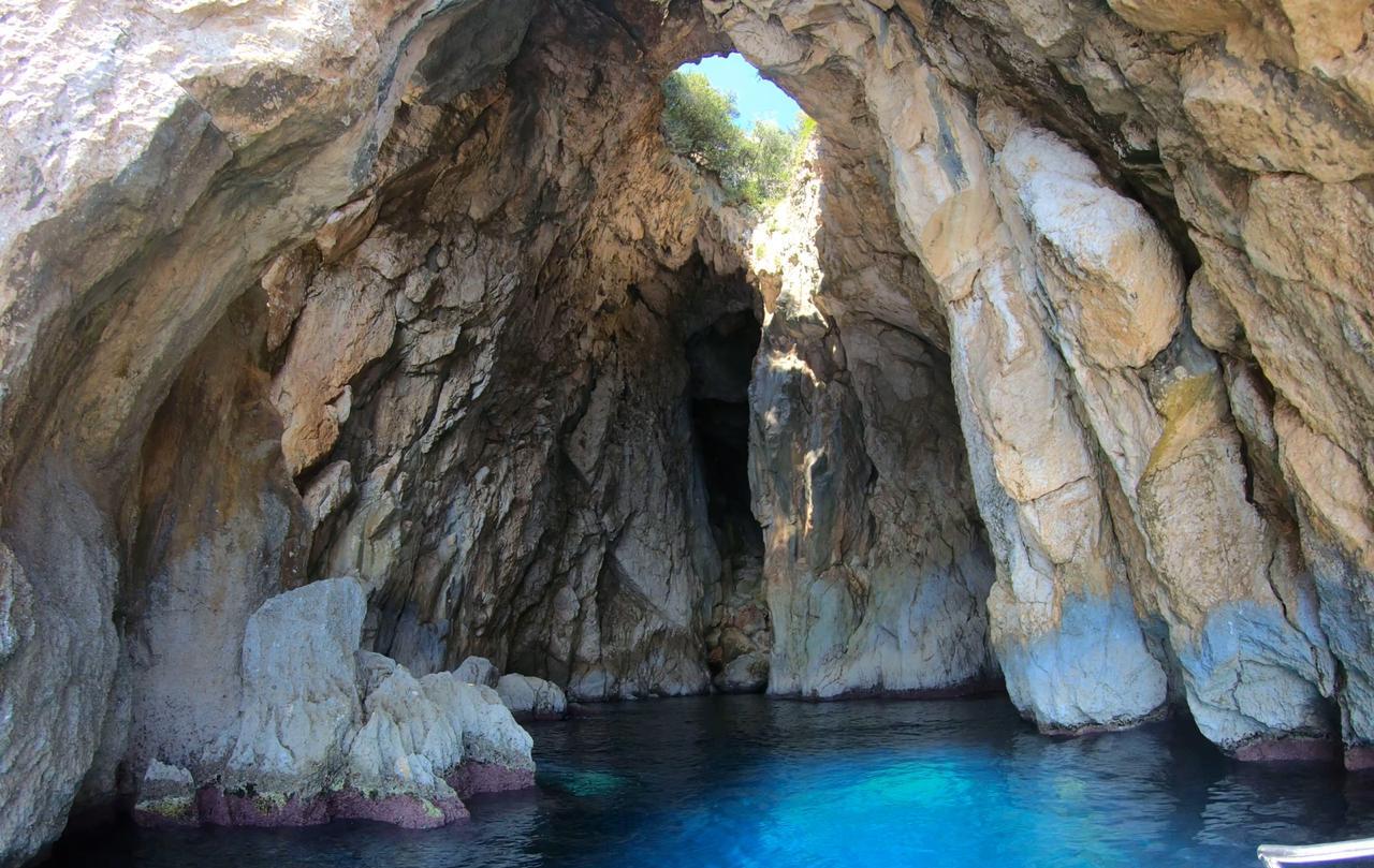 Pirates Cave
