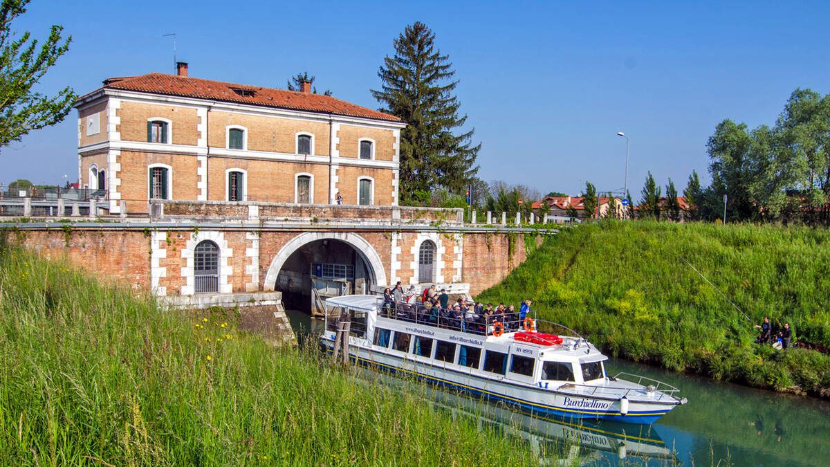 Brenta Riviera Boat Cruise
