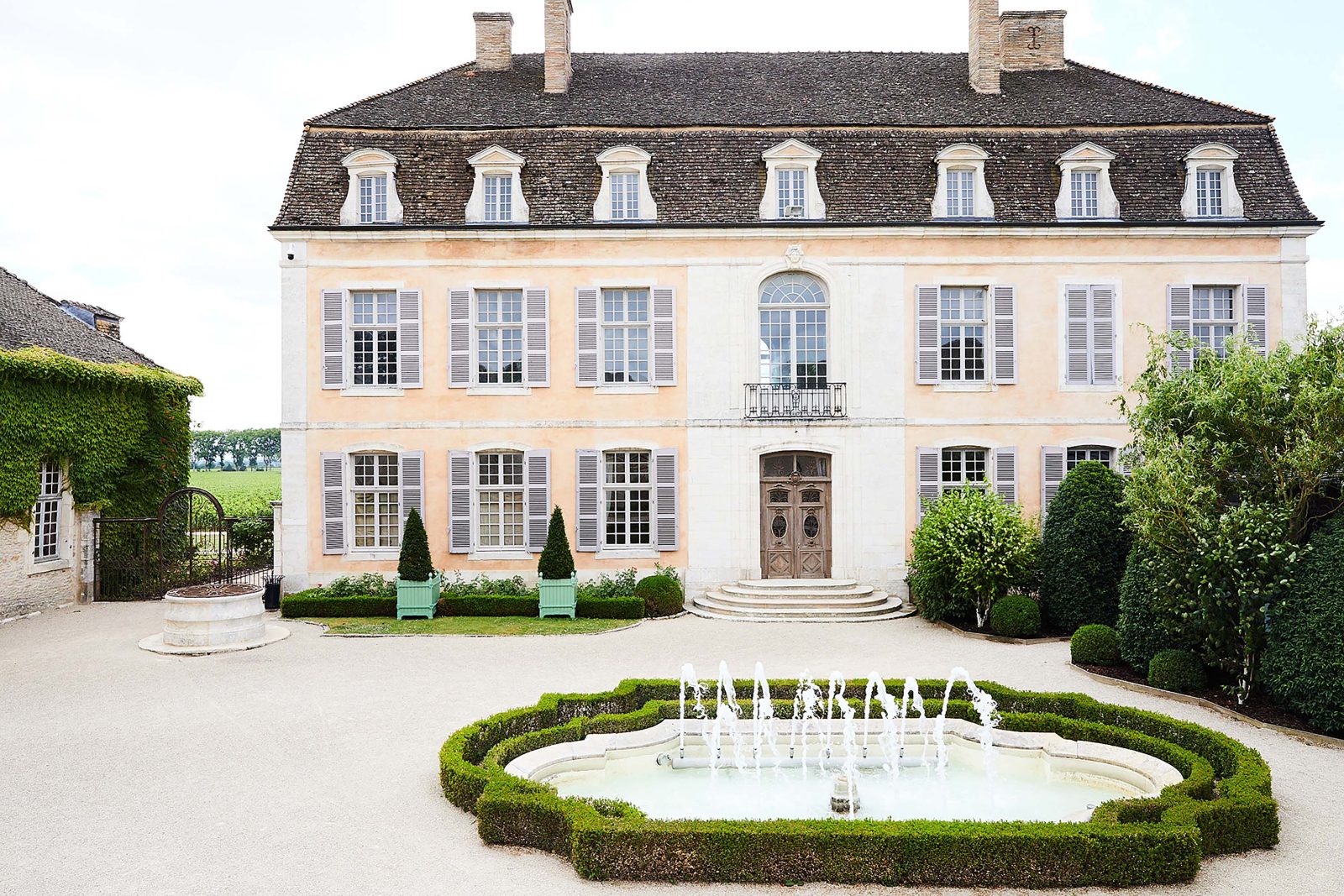 Château de Pommard Courtyard