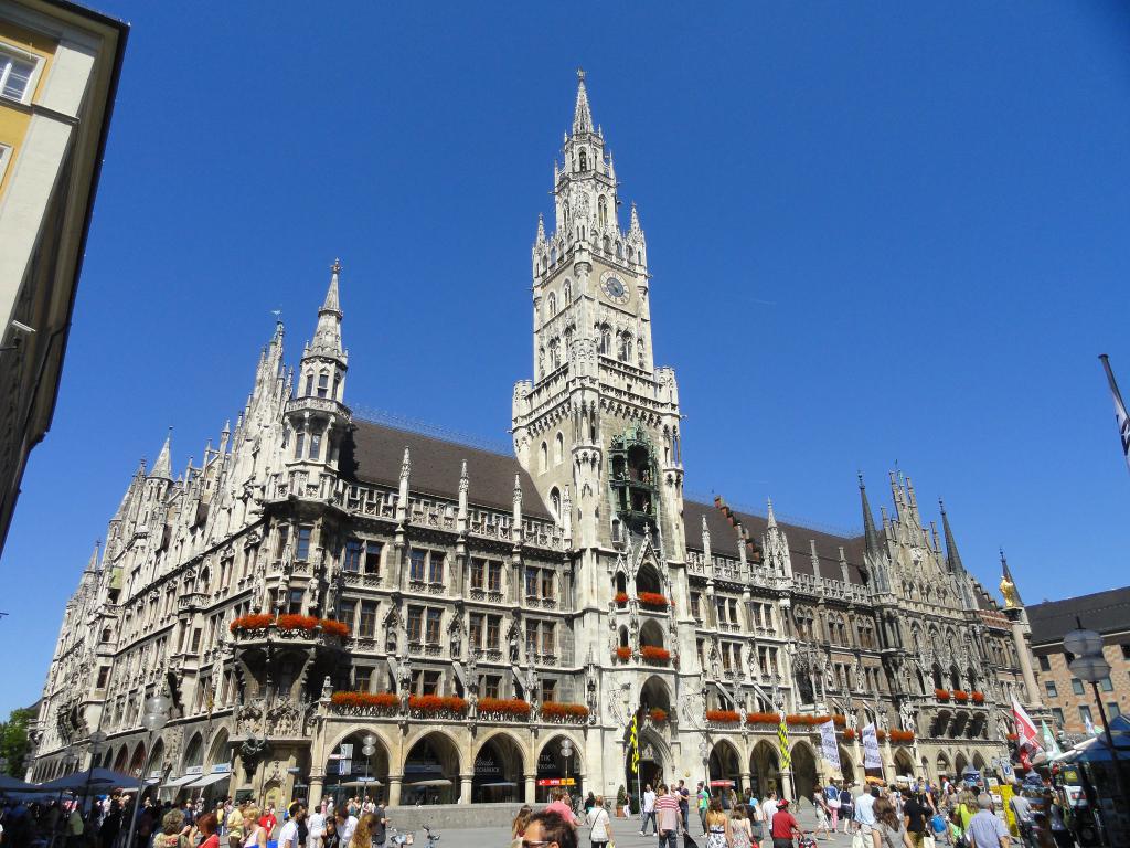Neues Rathaus Balcony