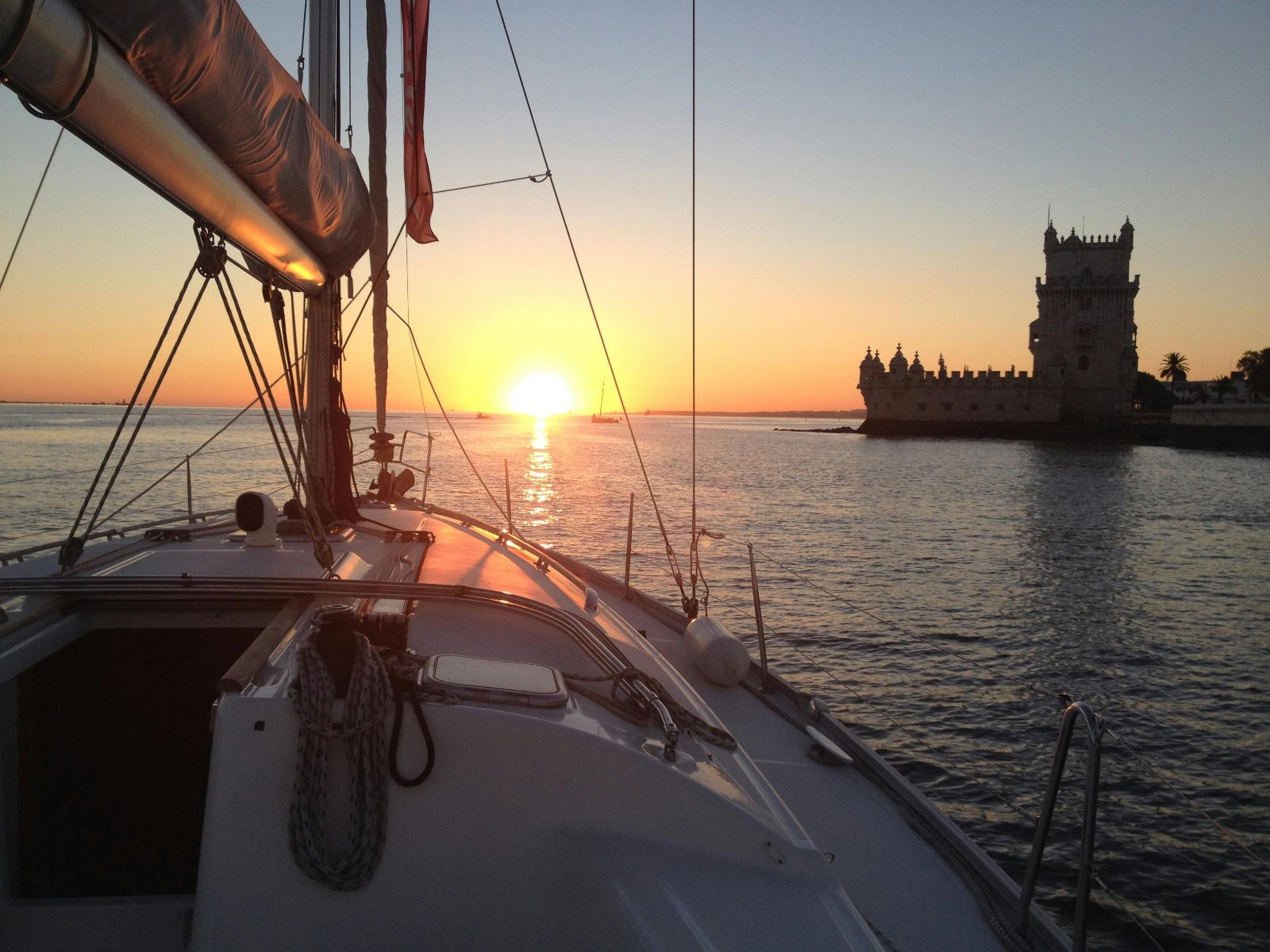 Lisbon Boat Tours & Sunset Cruises