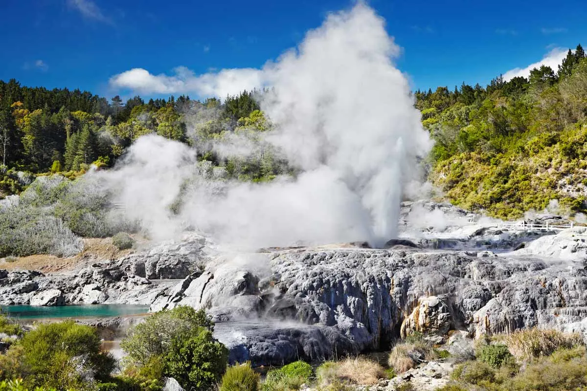 Pōhutu Geyser