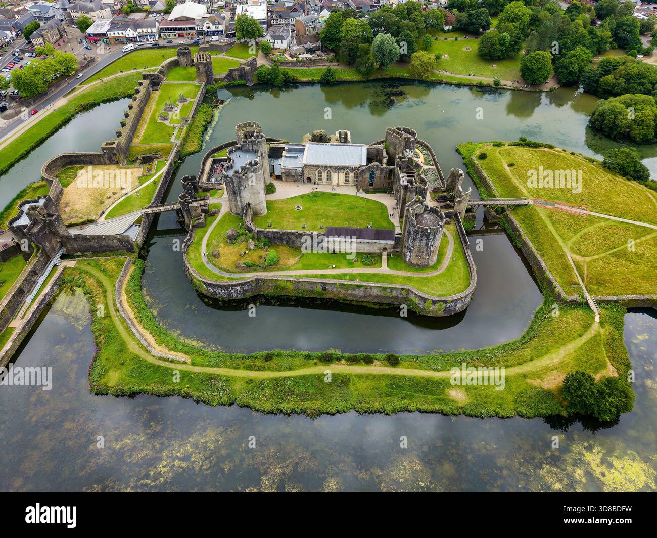 Outer ward and moat walk