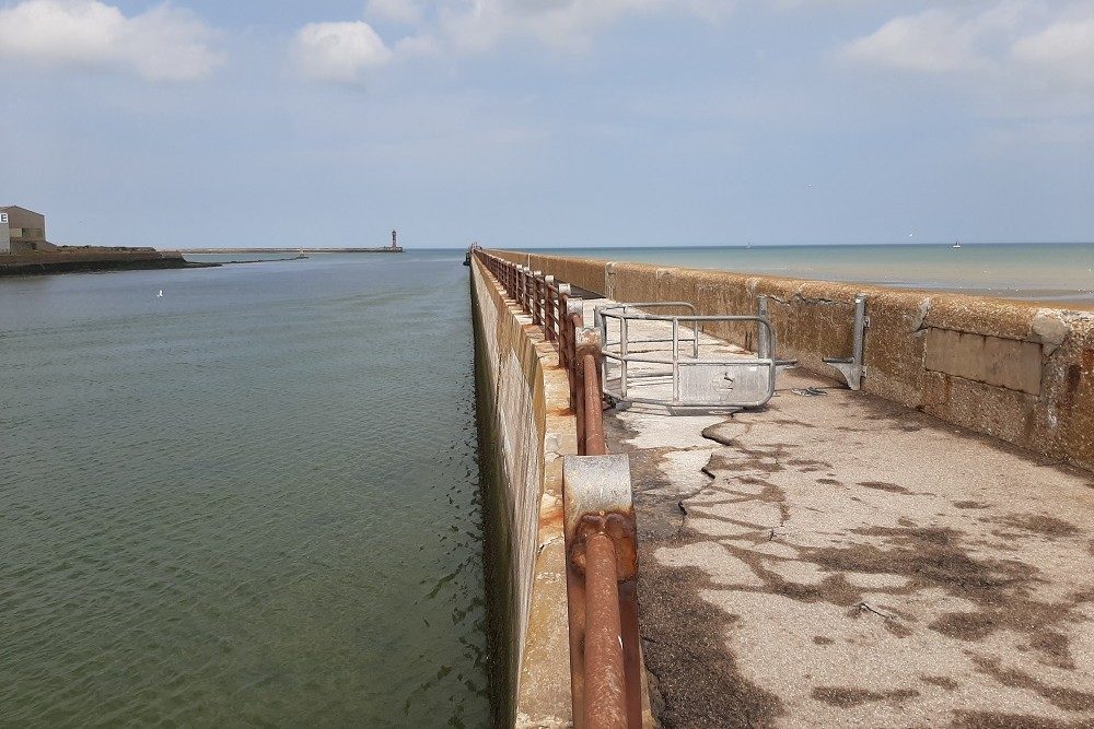 East Mole