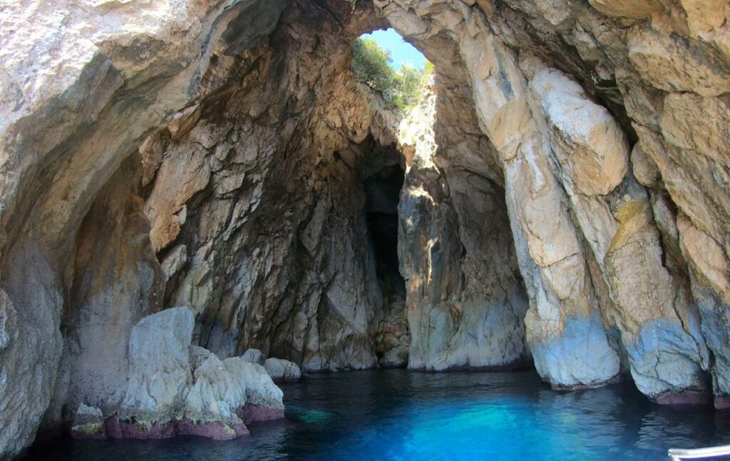 Pirates Cave