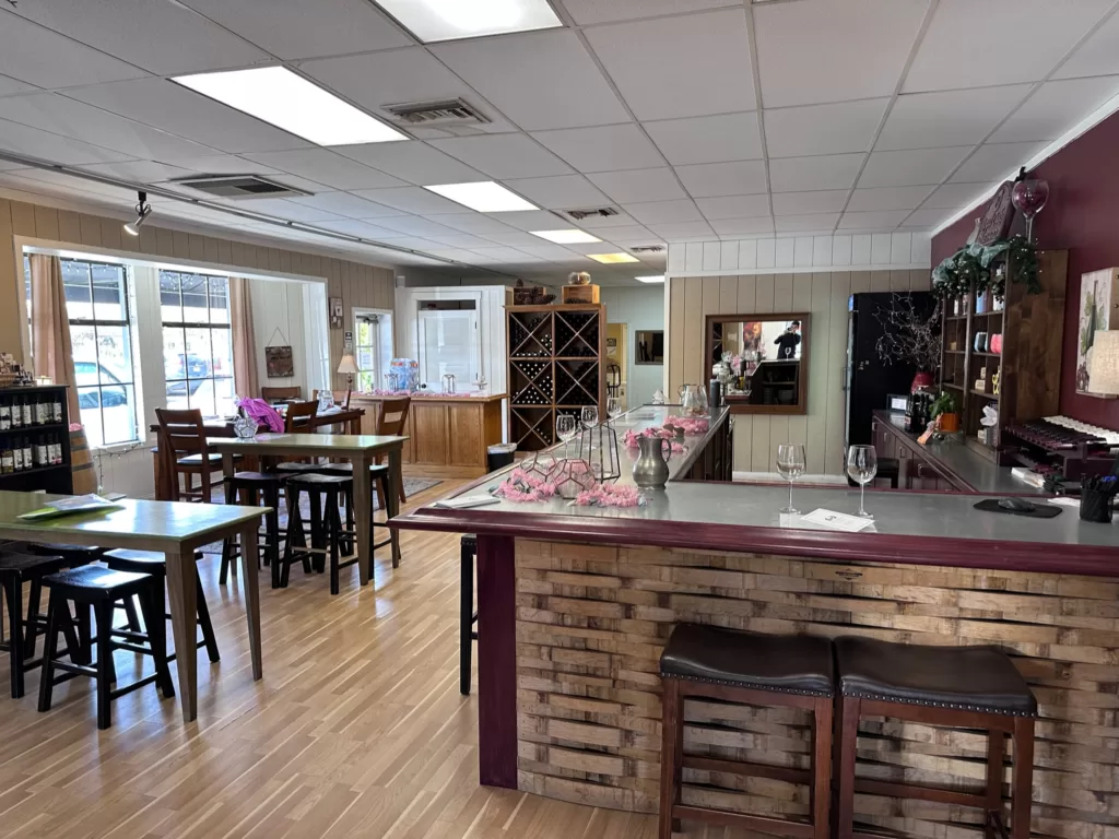 Royal Oaks Tasting Room Nook