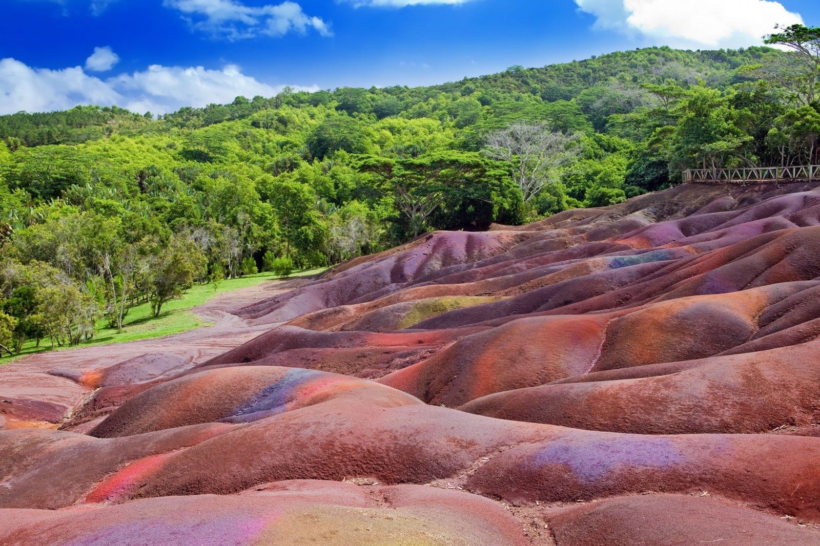 7 Coloured Earth Dunes Lookout