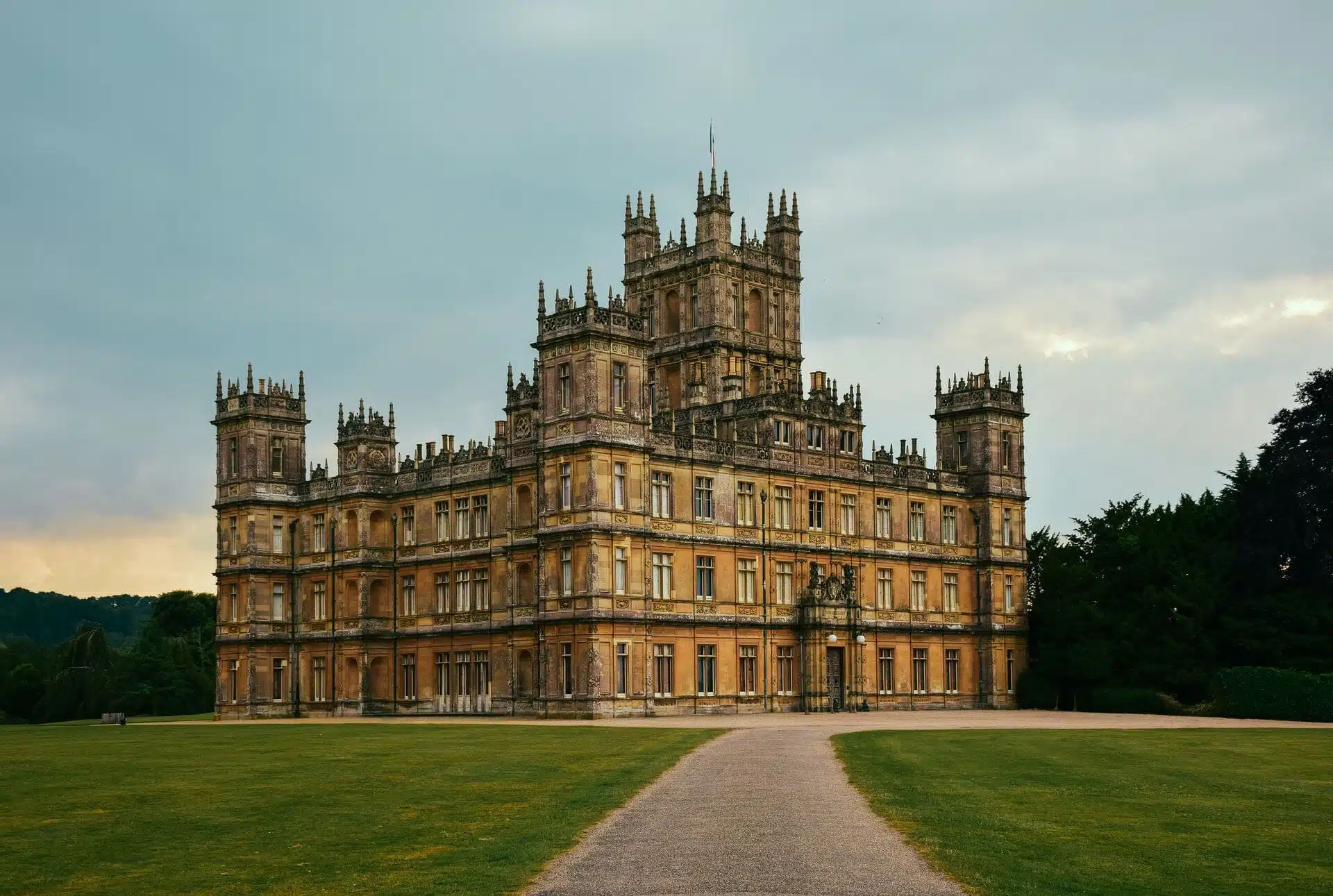 Highclere Castle Tour From London