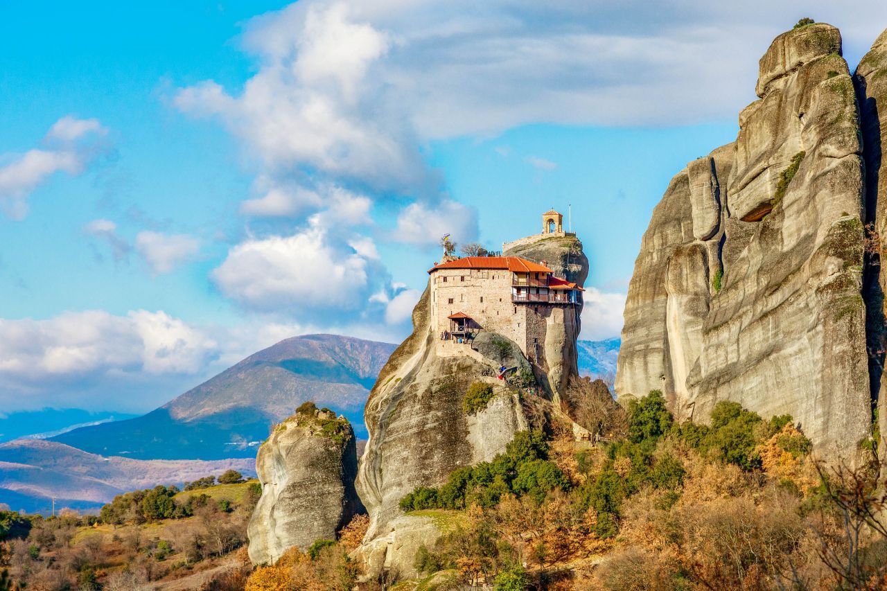 Delphi and Meteora Tour From Athens