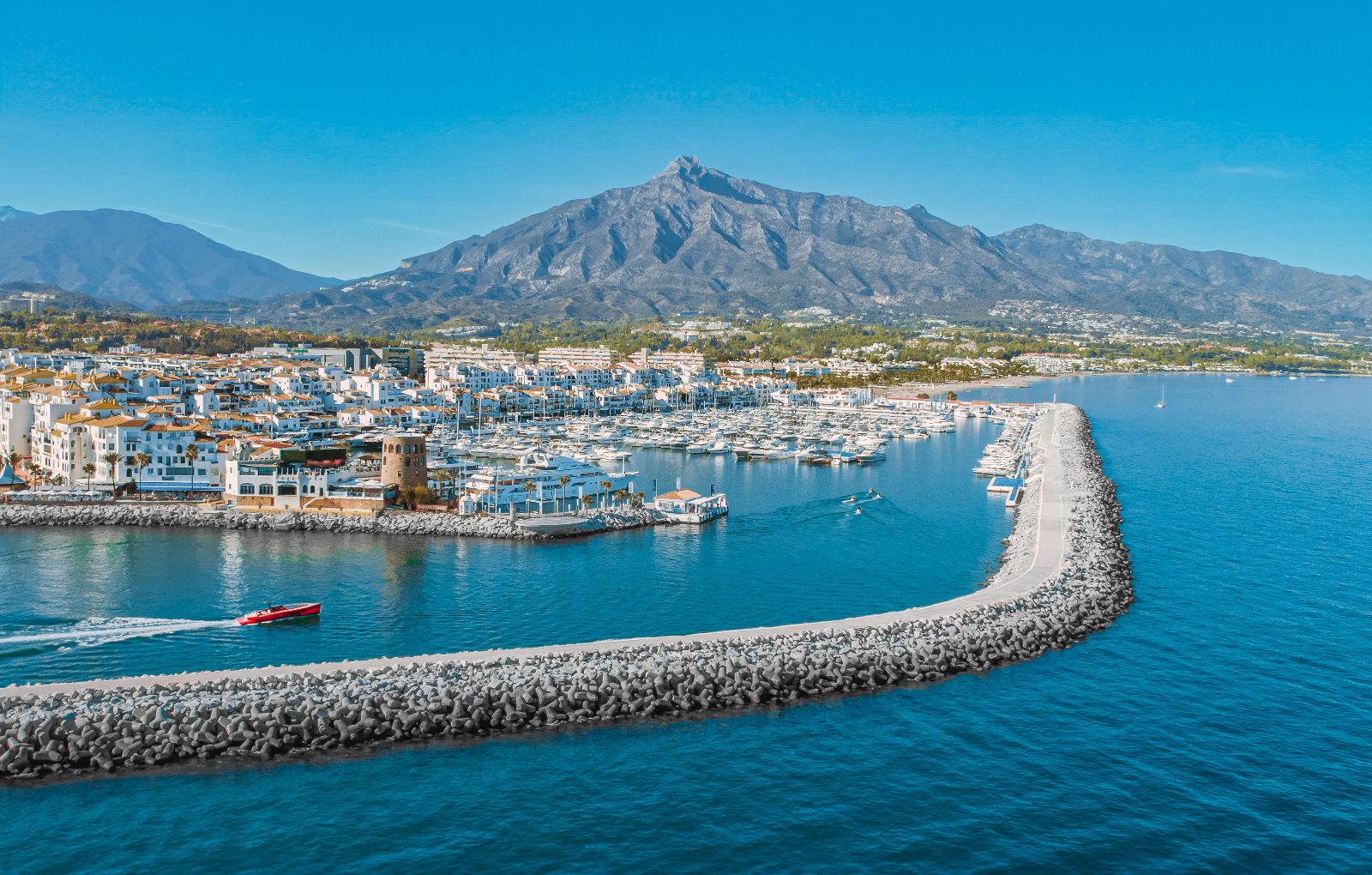 Puerto Banus Boat Rental: Marina to Marbella Bay