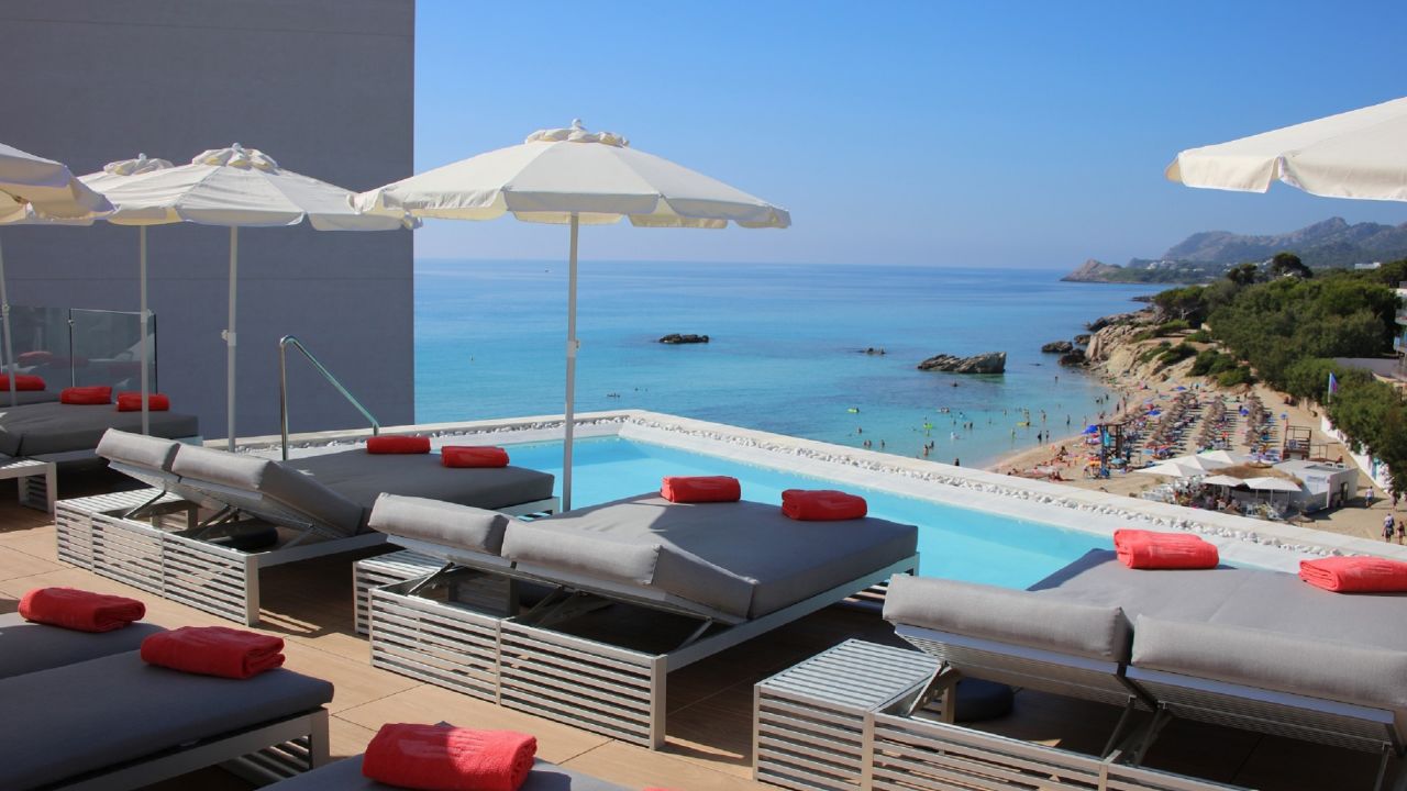 Hotel Serrano