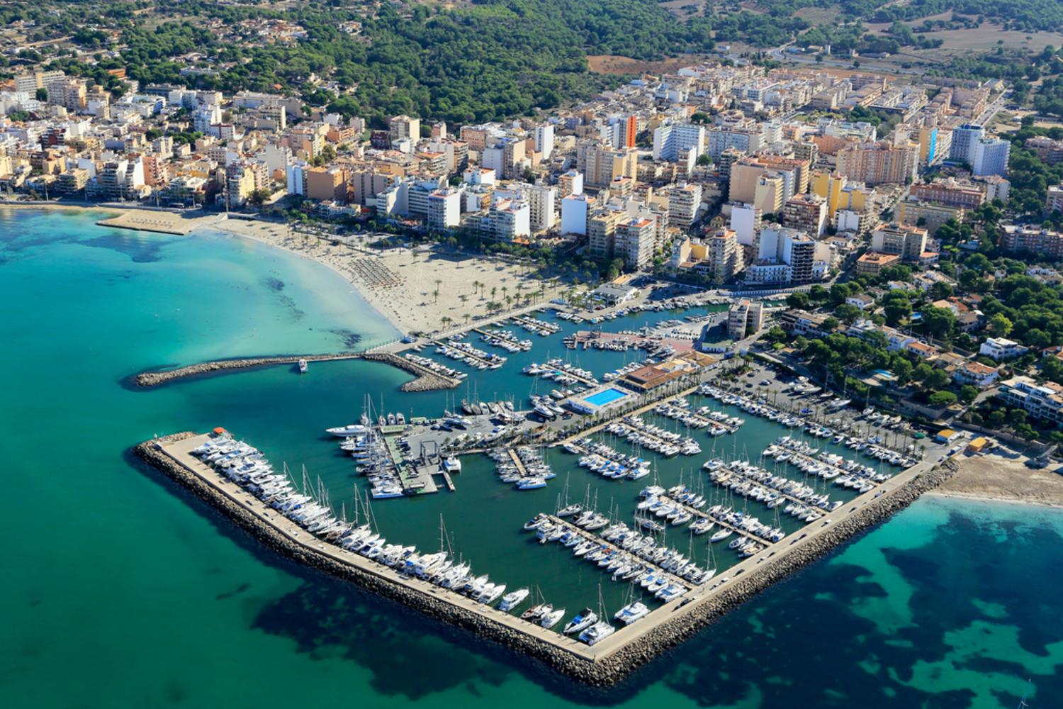 El Arenal Boat Rental on Palma Bay