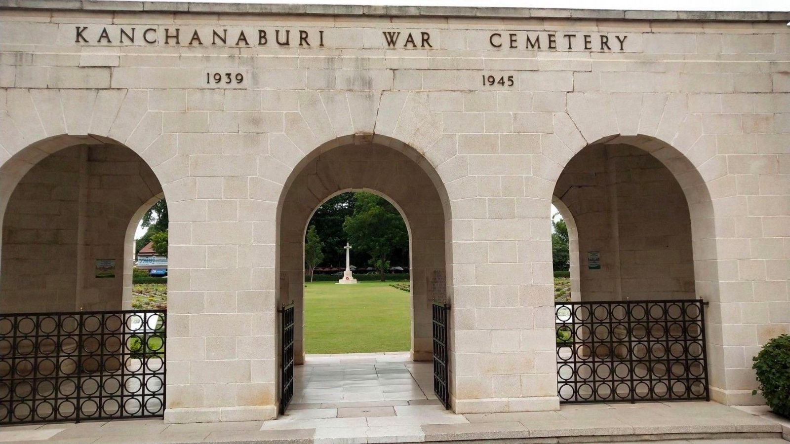 Kanchanaburi War Cemetery
