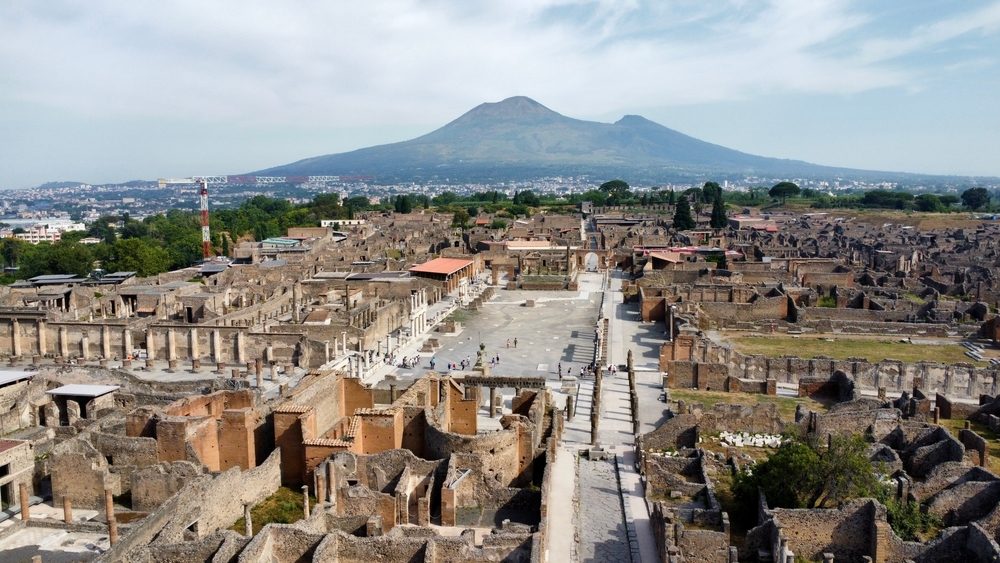 How Long Is the Train Ride From Rome to Pompeii