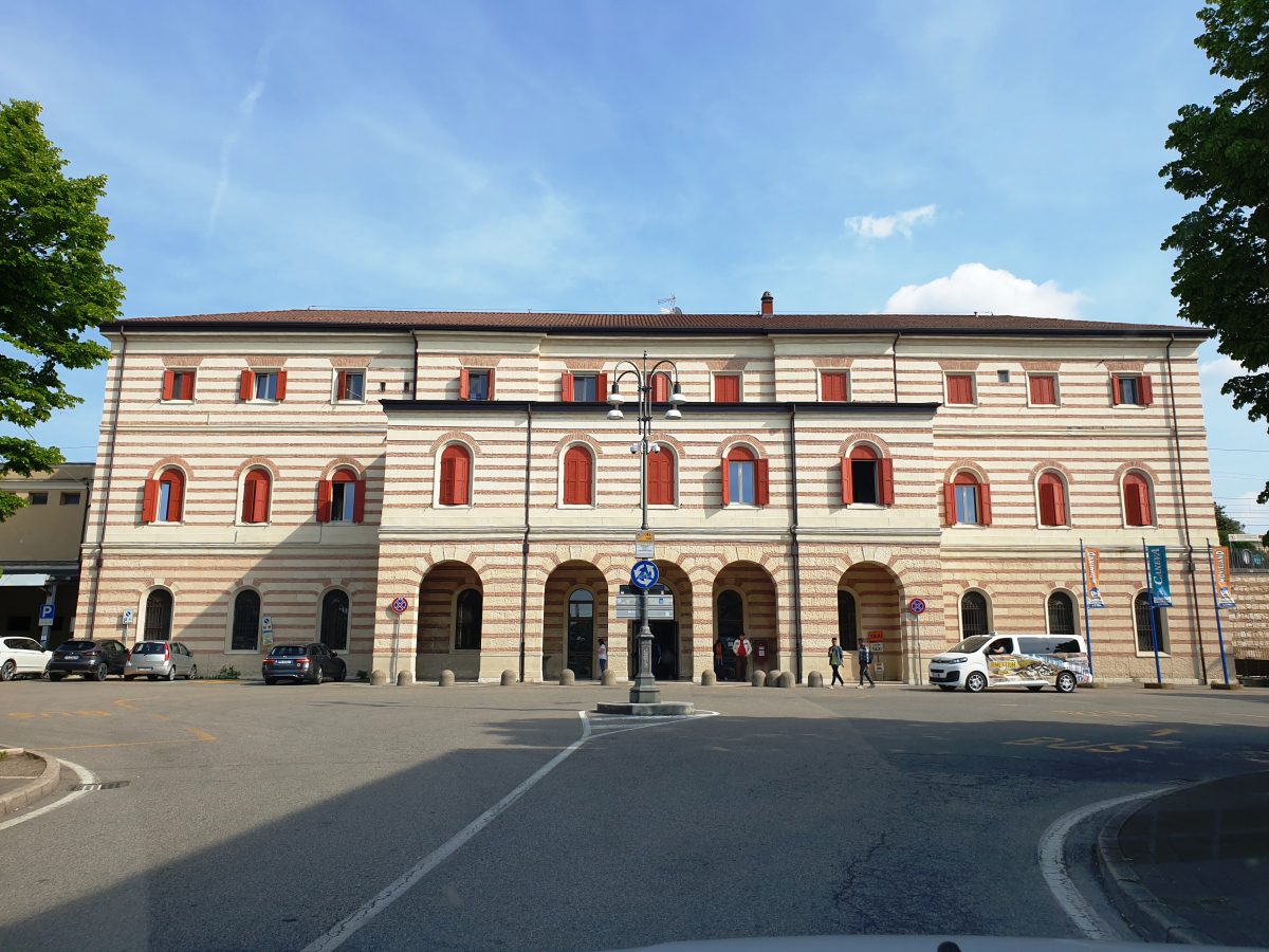 How Far Is Venice From Lake Garda by Train