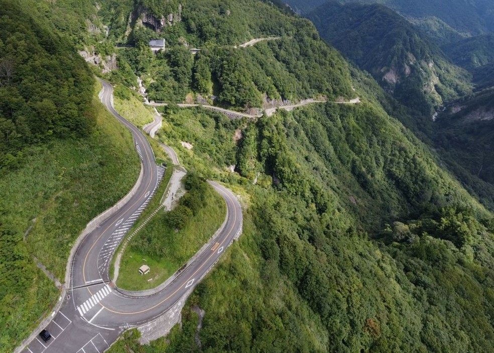 Hakusan Shirakawa-go White Road