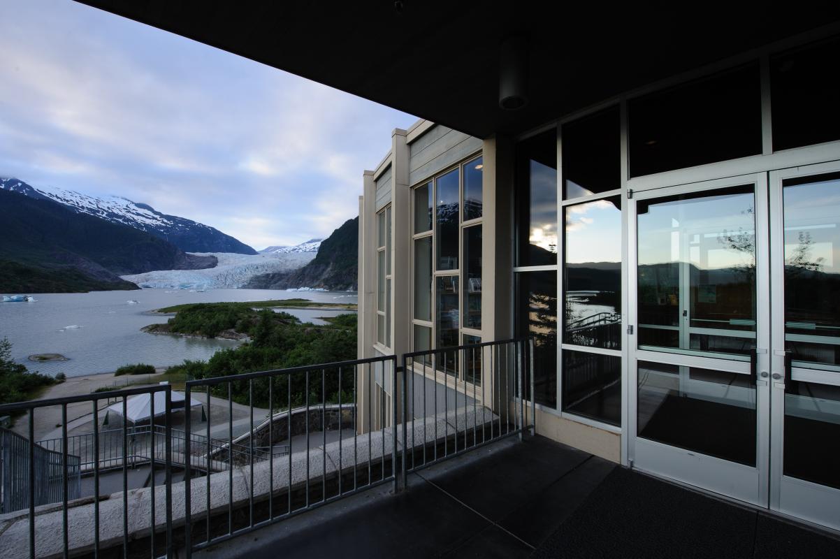 How to Get to Mendenhall Glacier From Juneau
