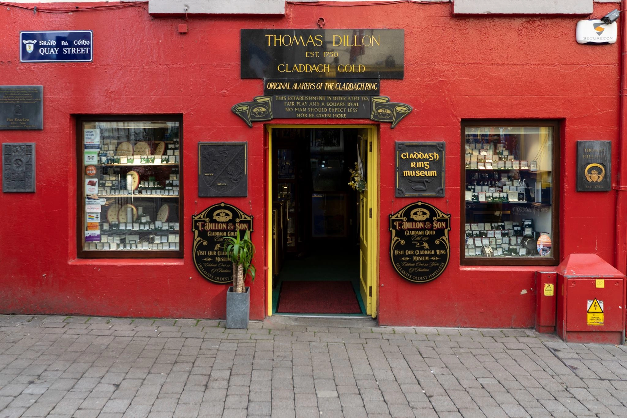 How Much Is a Claddagh Ring in Ireland