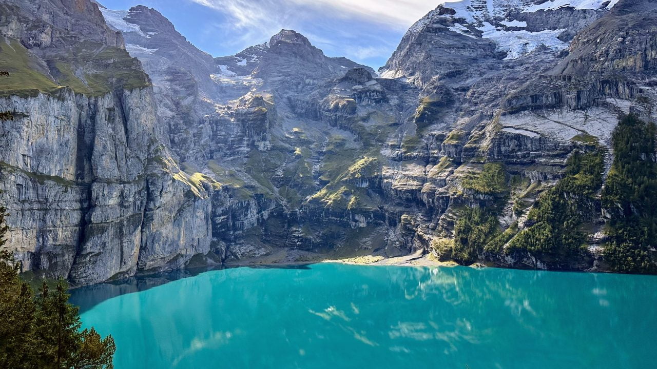 Oeschinensee Shoreline