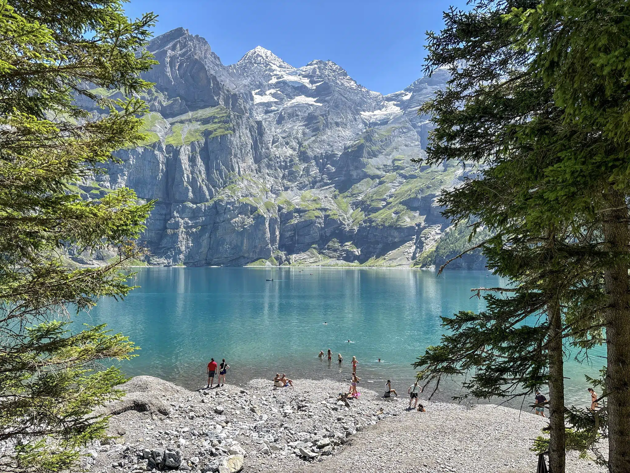 Oeschinensee Shoreline