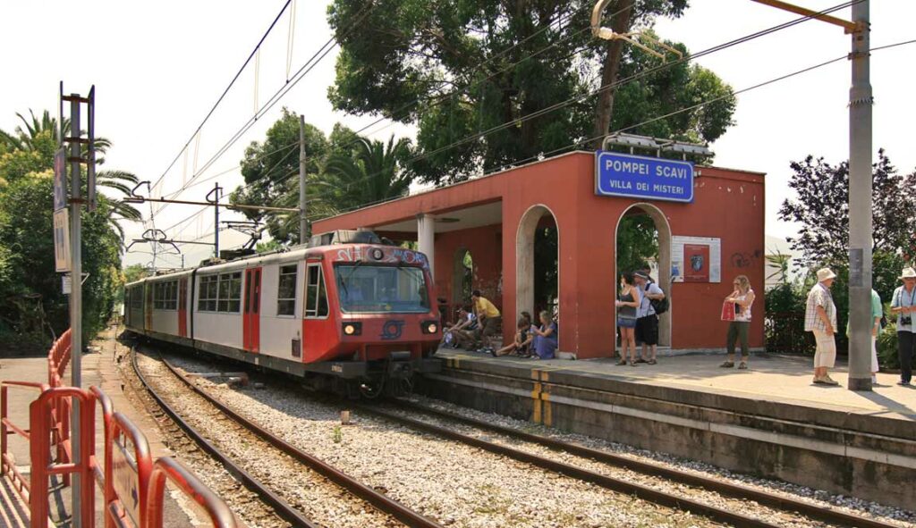 Rome to Pompeii Tour by Train