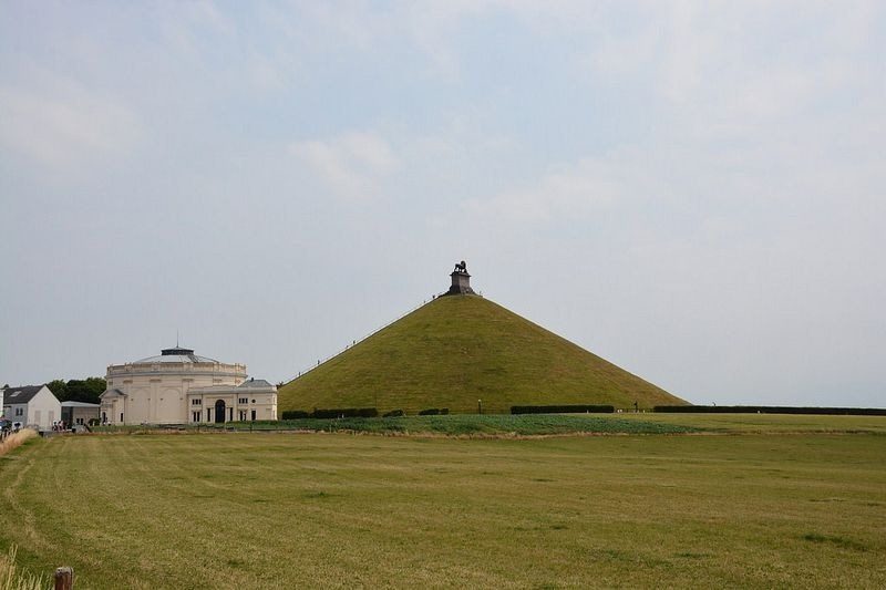 Lion's Mound Summit