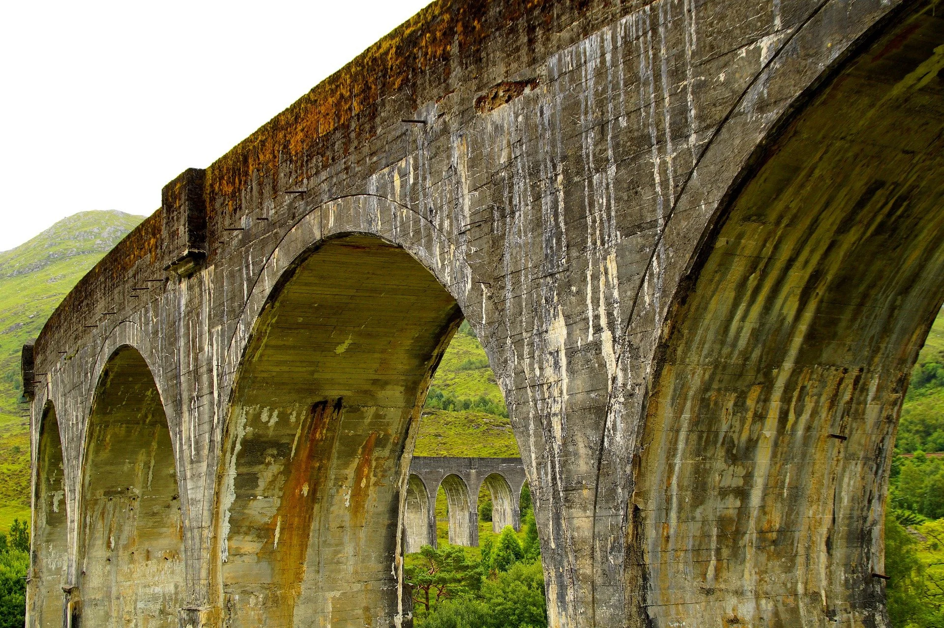Viaduct Under-bridge Angle