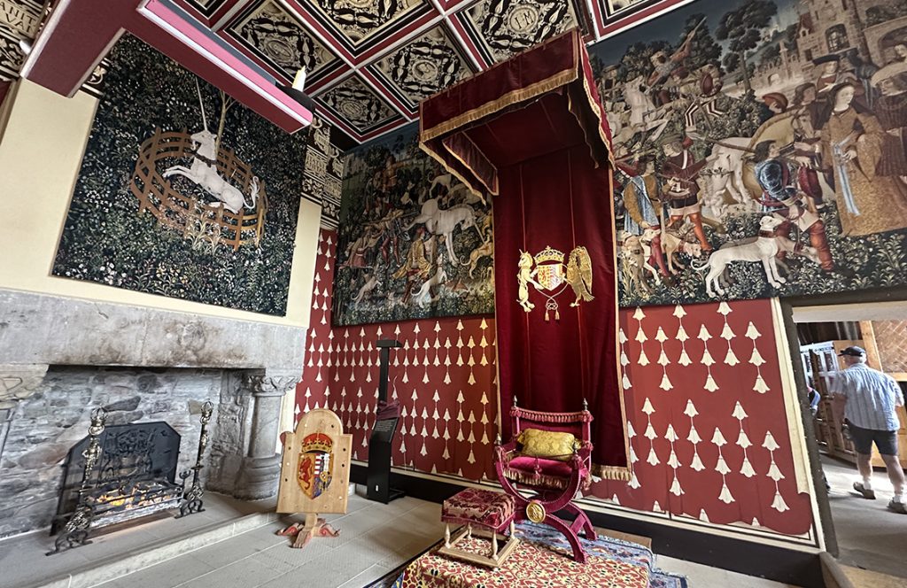 Knight's Hall