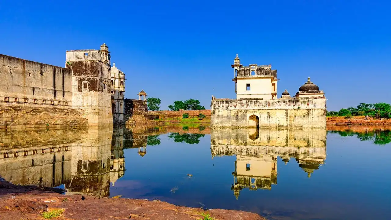 Rani Padmini Palace Lotus Pool
