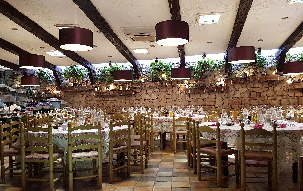 Experience Authentic Malta Folklore Dinner Show