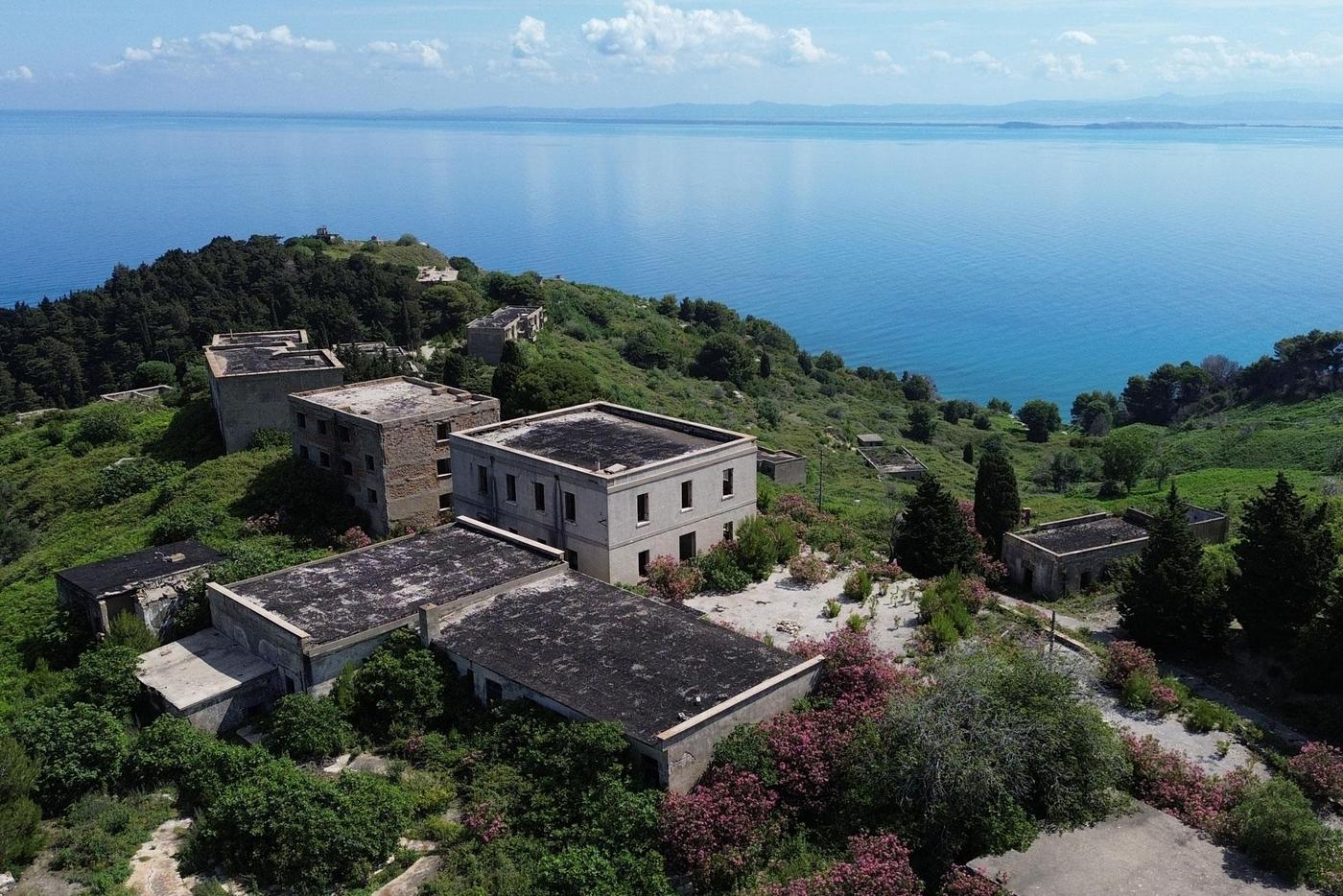 Exploring Sazan Island